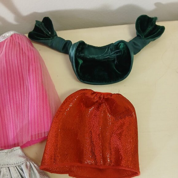 Barbie Basics Black label doll with extra clothes - Picture 7 of 8